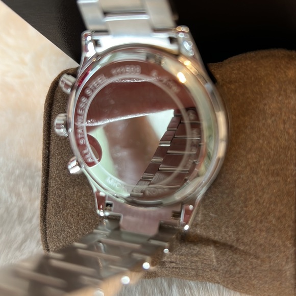 Michael Kors Silver Watch - Picture 4 of 5